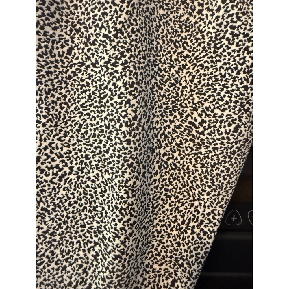 Athleta Salutation Stash Pocket II 7/8 Leggings 1X Black White Leopard Print